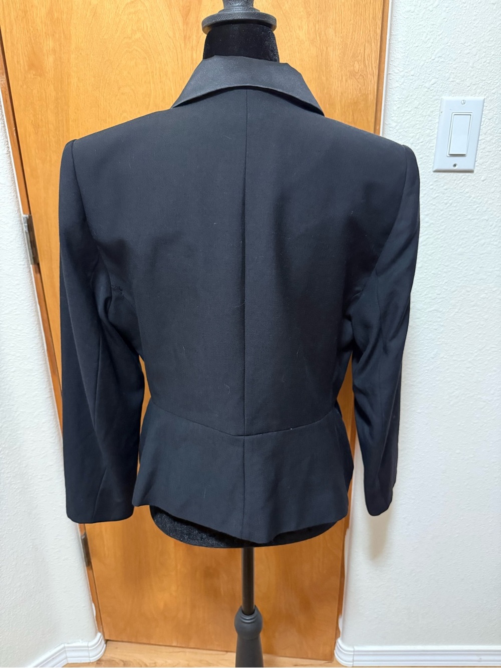 Yves Saint Laurent Black Satin-Trim Tailored Blazer - Picture 2 of 3